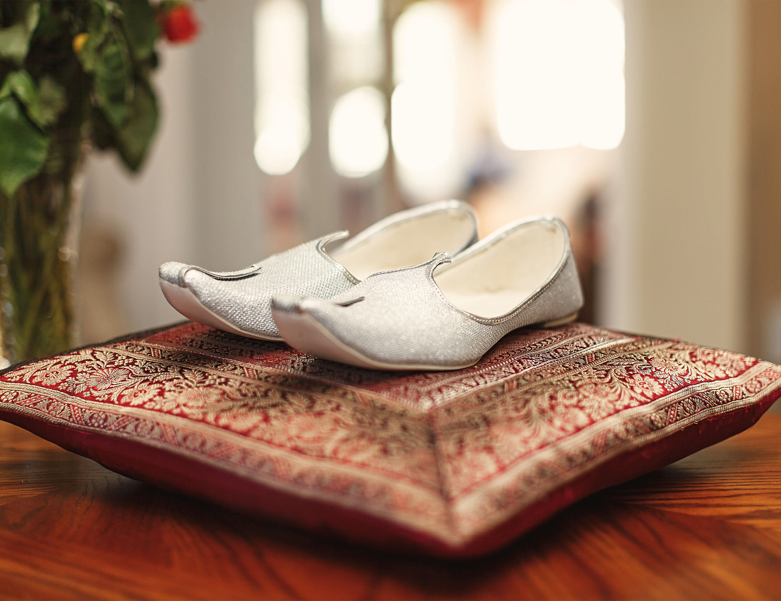 A beautifull silver juttis for a groom for his wedding